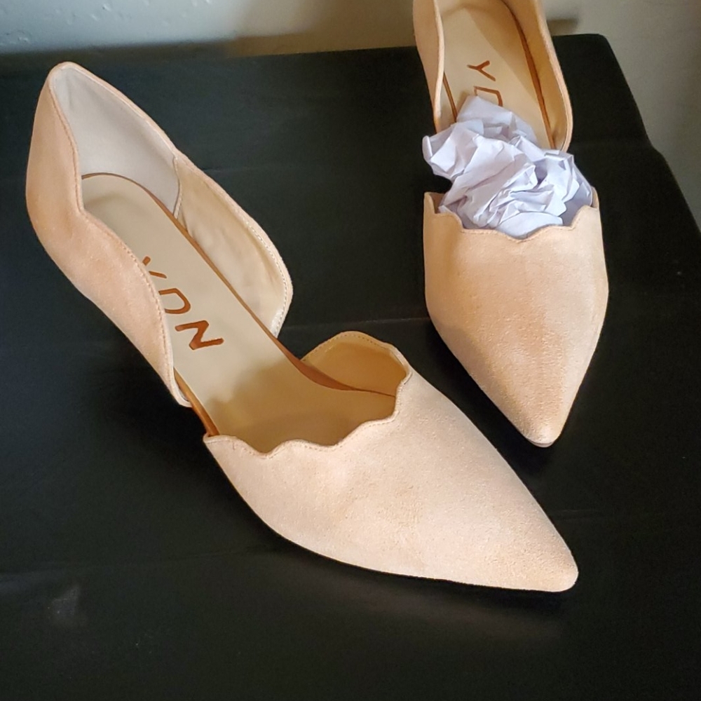 Light pink kitten heels. Size 8
